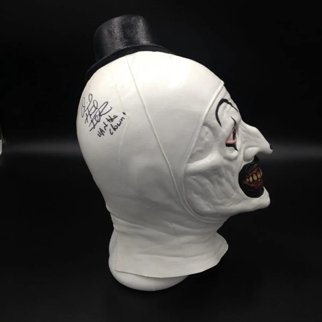 Maschera TERRIFIER autografata da David Howard Thornton nel film "Art The Clown" - immagine 5