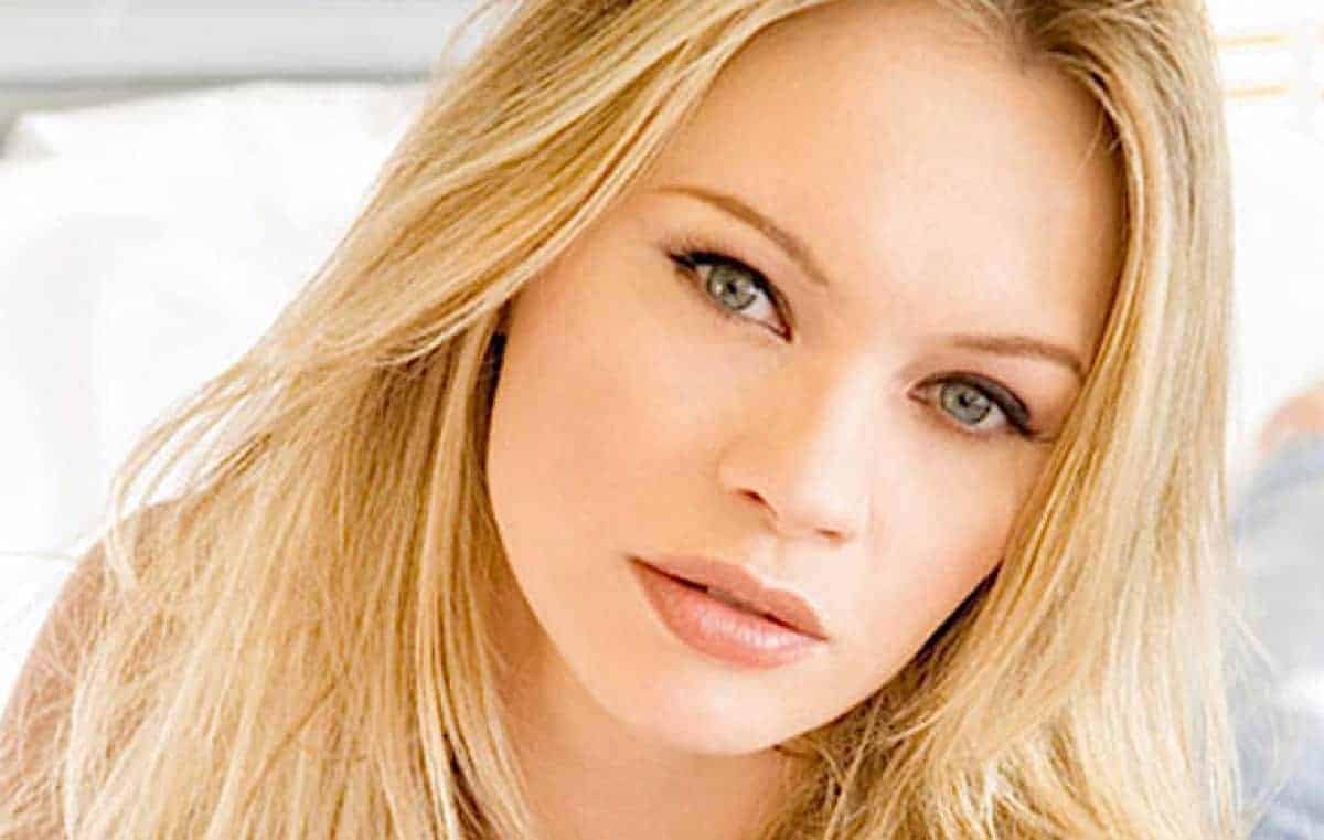 Anna Falchi - Camicia Gianfranco Ferré indossata nella trasmissione Satyricon