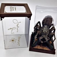 Julian Glover "Harry Potter" (Aragog, voice) - figurine with display case hand signed - statua autografata
